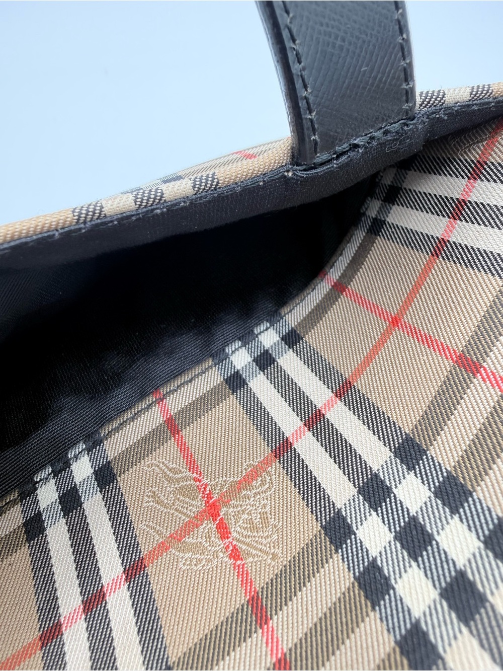 Burberry Haymarket Check canvas-Tote W/COA Giftable condition! - Picture 10 of 16